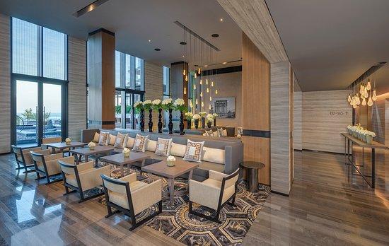 Roman Lounge